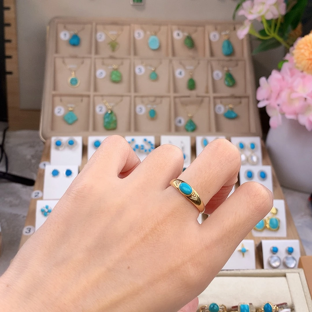 绿松石18K金镶嵌戒指