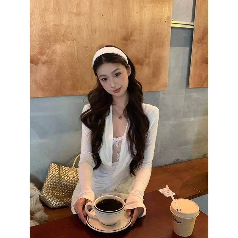 【小白花】春季气质小众短款t恤长袖白色法式时尚打底衫251V0944