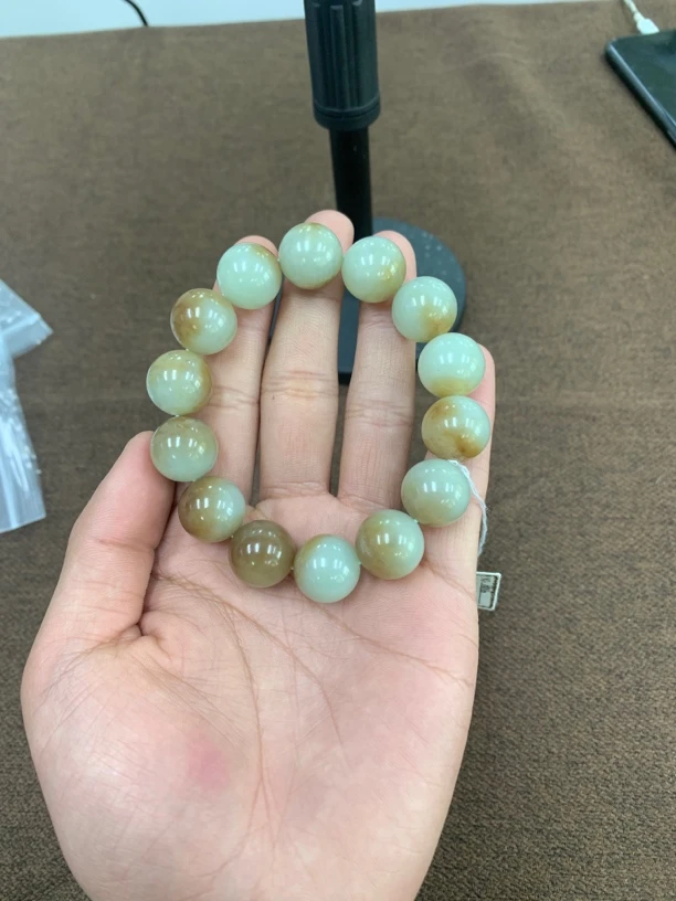 A116 纯天然新疆且末糖白和田玉卡 16