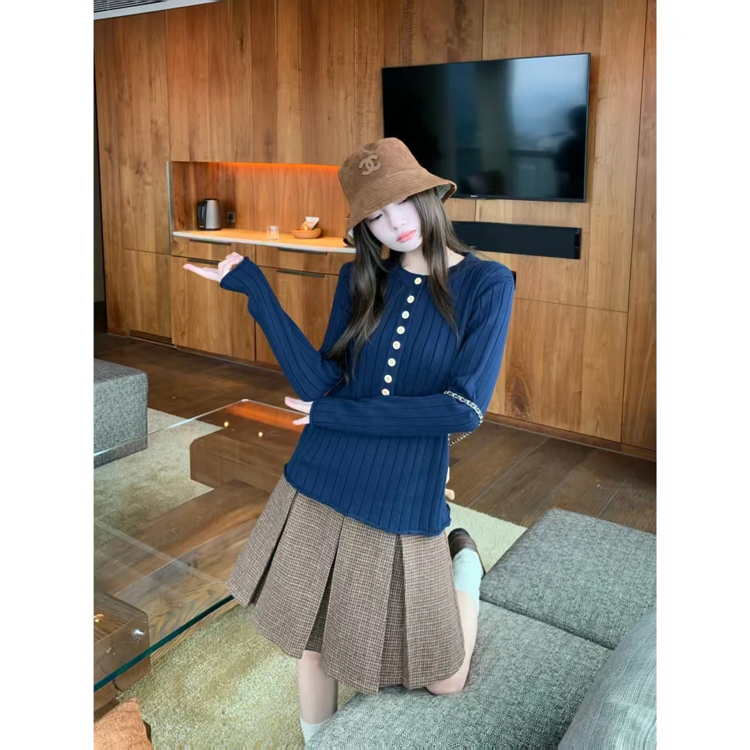 H1810 H1957 慵懒风设计感长袖针织衫女百搭打底上衣半身裙套装