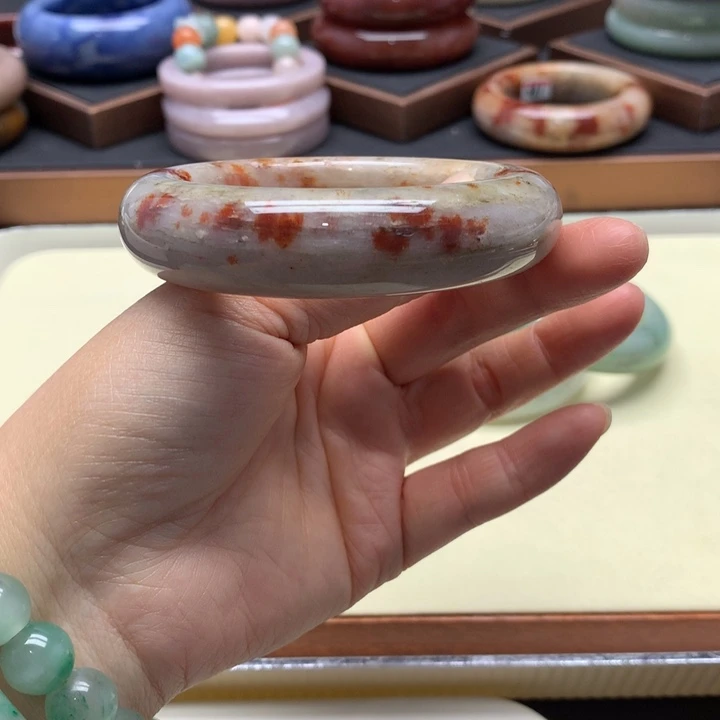 石英质玉（佘太翠）手镯未镶嵌