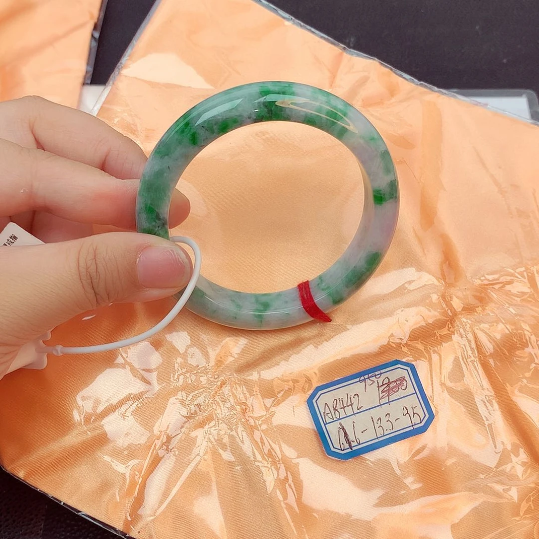 翡翠手镯未镶嵌天然缅甸翡翠A货