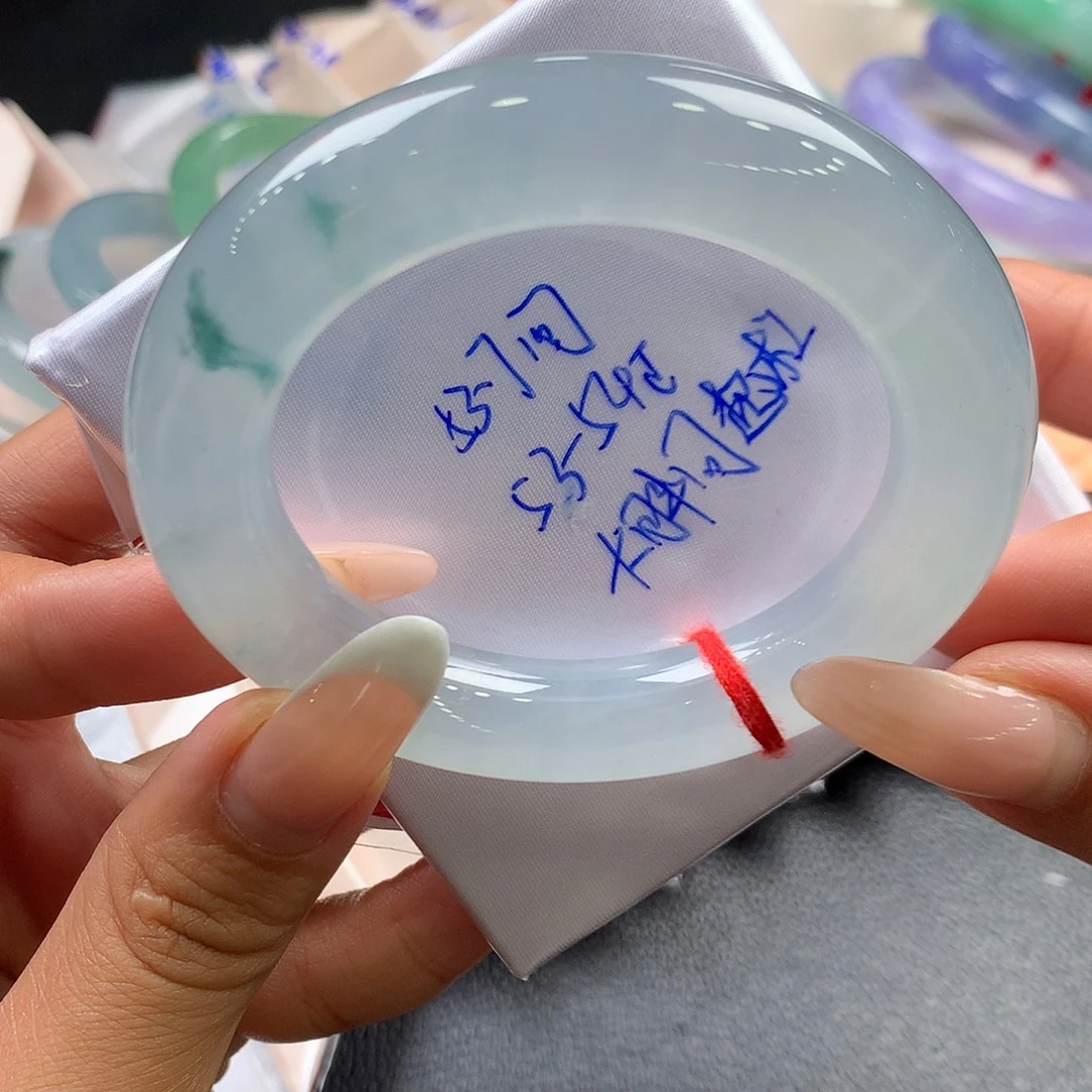 翡翠未镶嵌手镯（圆镯）53号