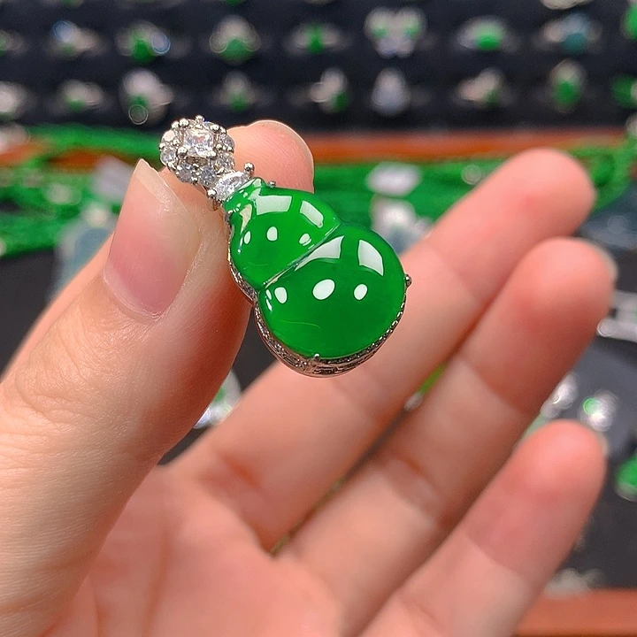 颈饰未镶嵌翡翠葫芦