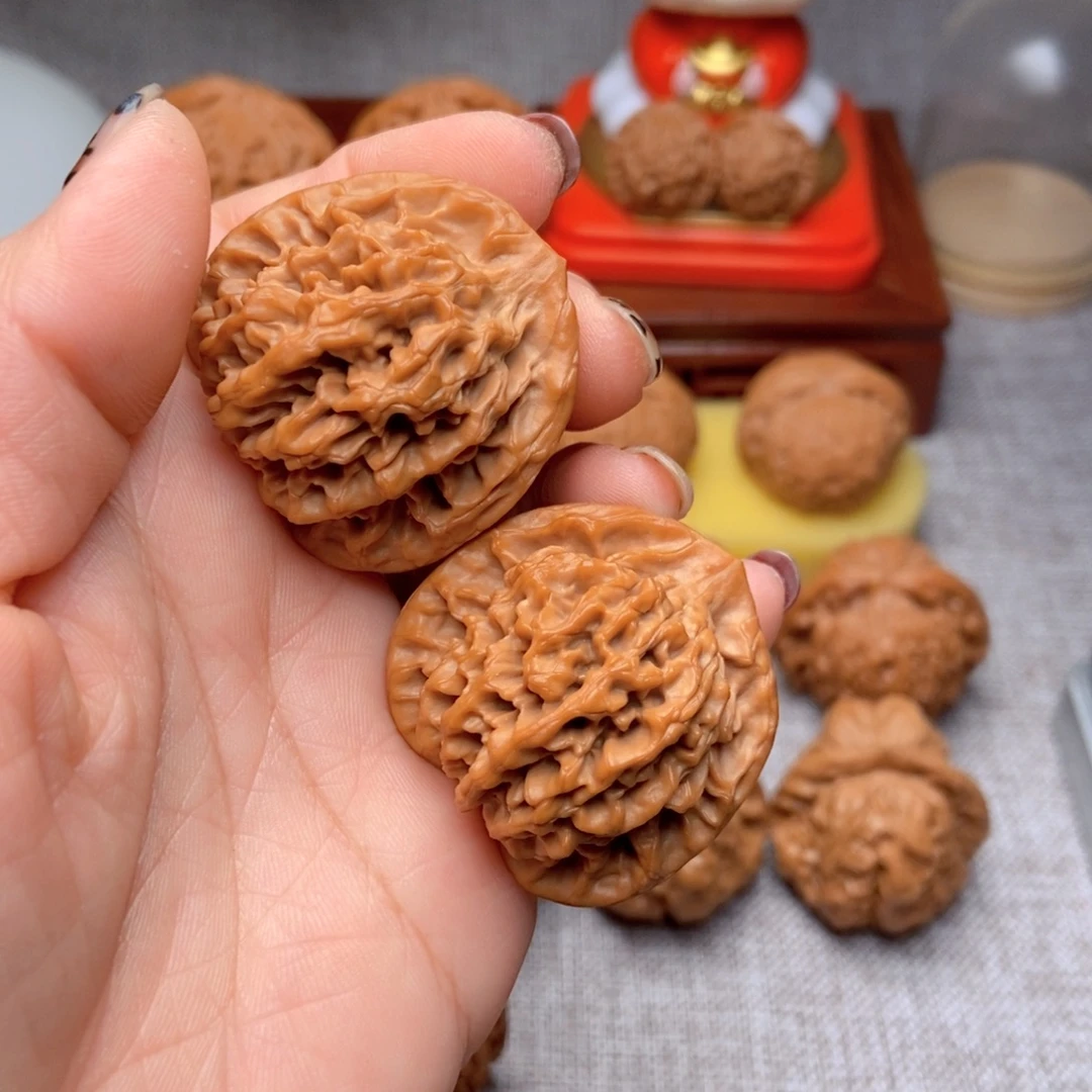 文玩核桃把件38秦闷全品毕业