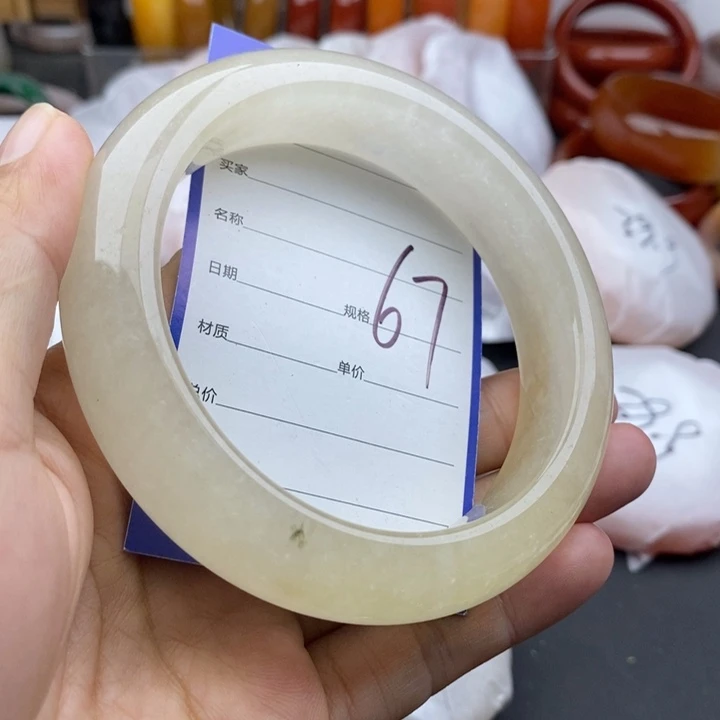石英质玉未镶嵌手镯