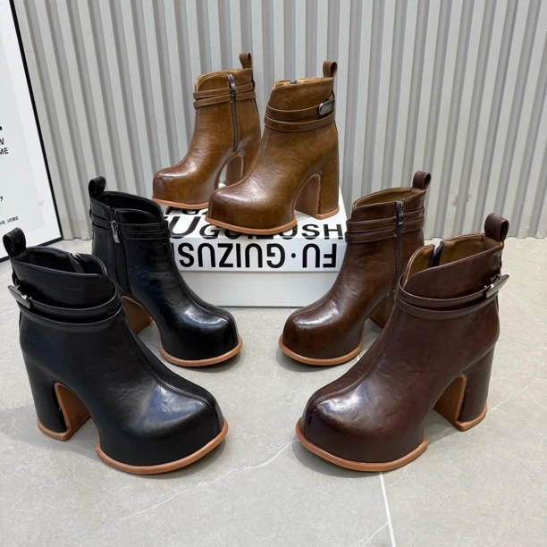 富877-5新款秋冬加绒防水台粗跟短靴跟高10公分洋气百搭显脚小