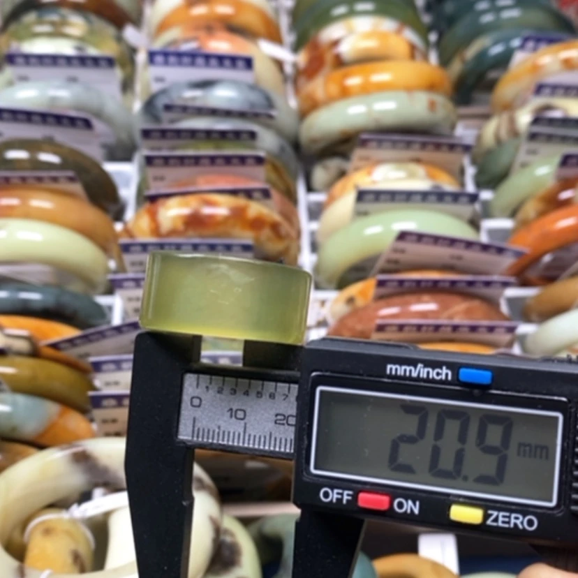 【闪购商品】蛇纹石玉手镯未镶嵌A**S