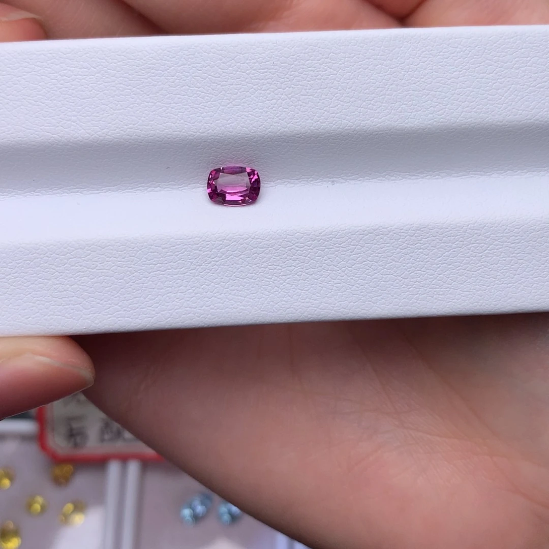 未镶嵌裸石石榴石0.78ct