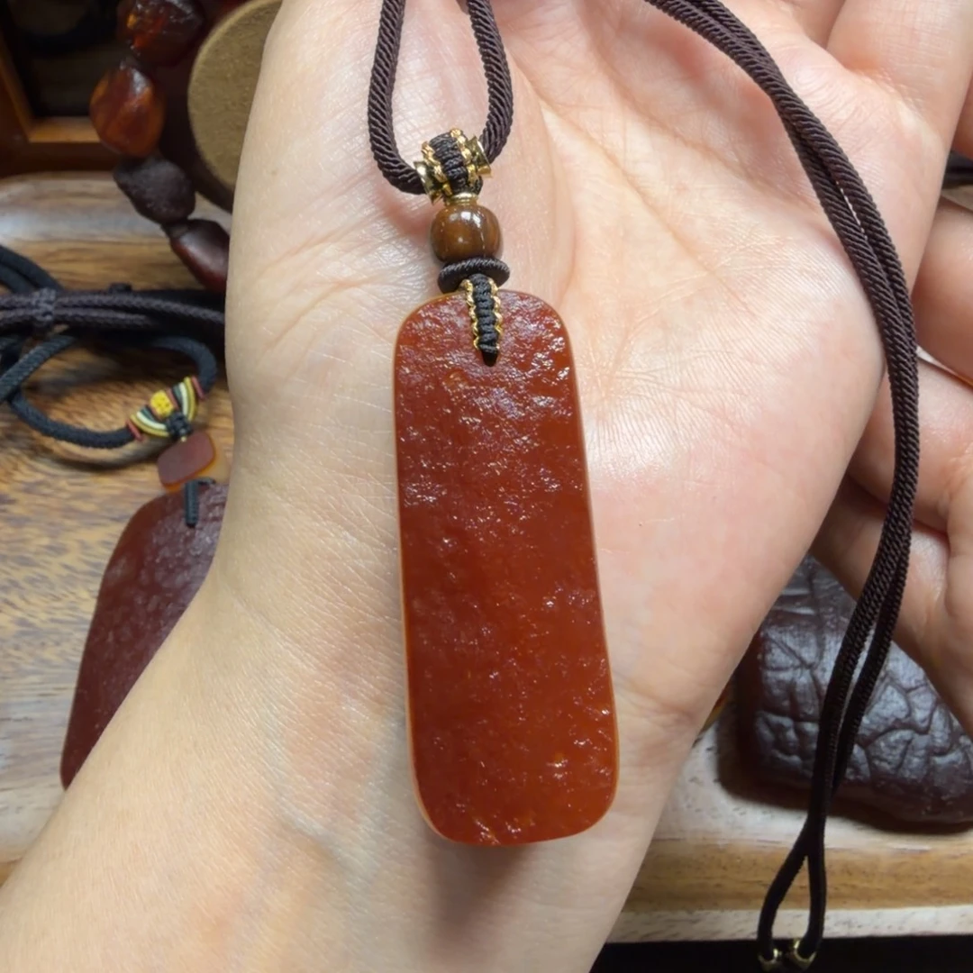 琥珀未镶嵌吊坠(赠链)