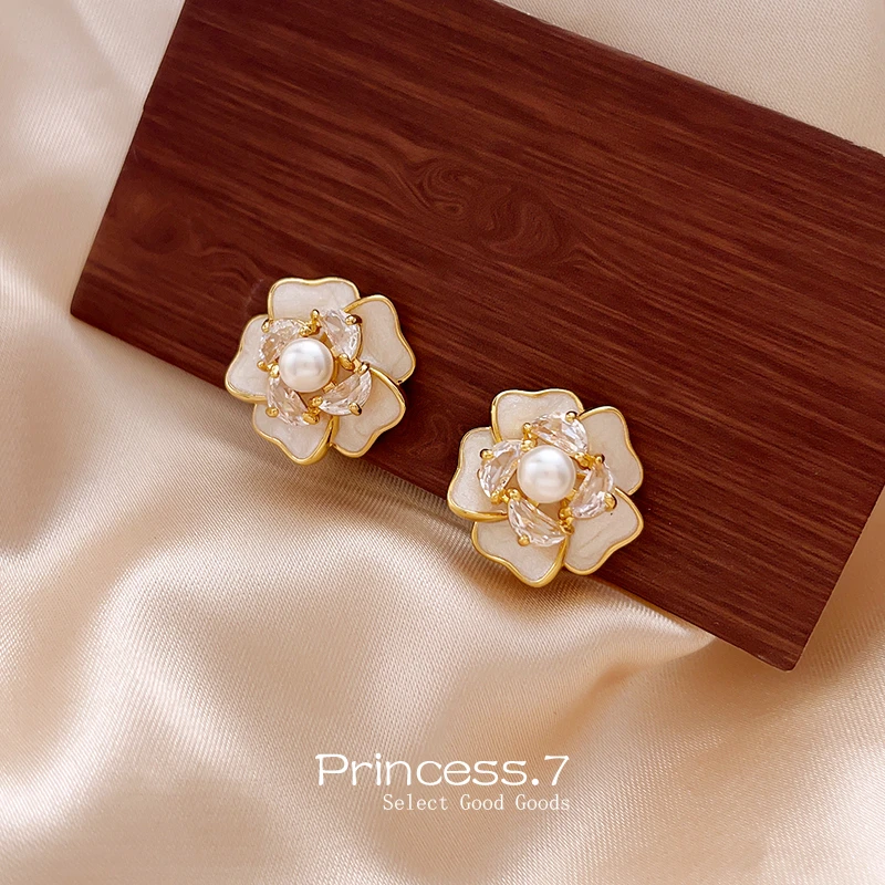 铜合金耳饰 法式山茶花锆石珍珠耳夹无耳洞女轻奢时尚高级蚊香盘