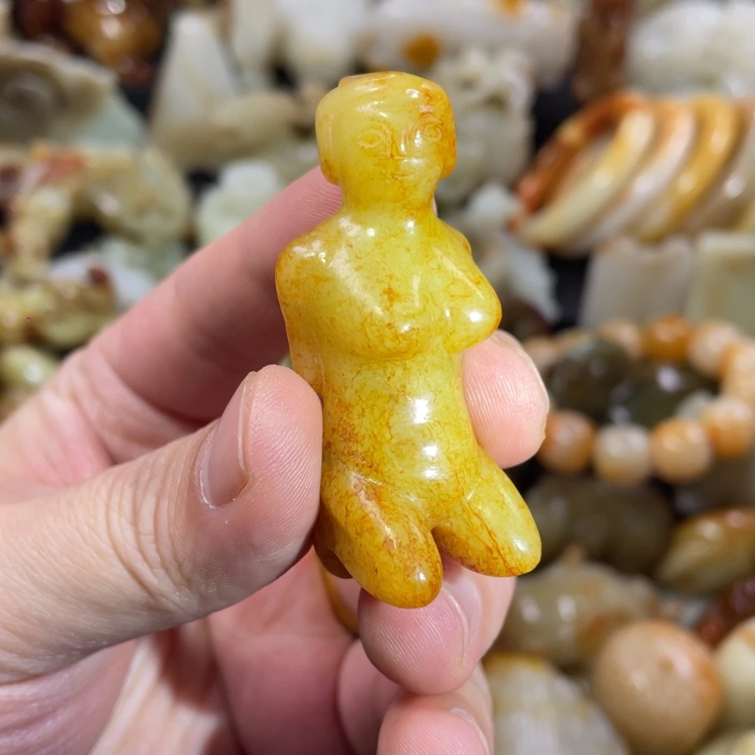 和田玉未镶嵌把件