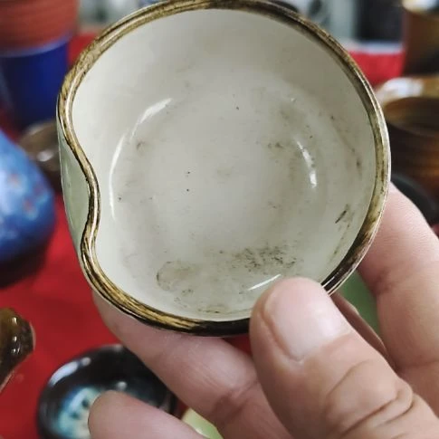 瓷片瓷片，各种摆件，沙锅，