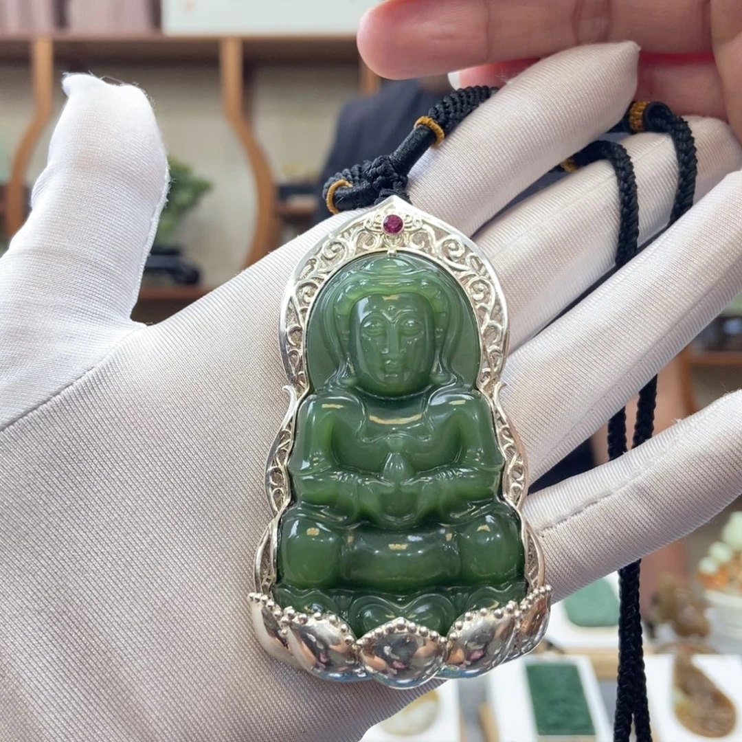 虎***吧和田玉（碧玉）未镶嵌颈饰