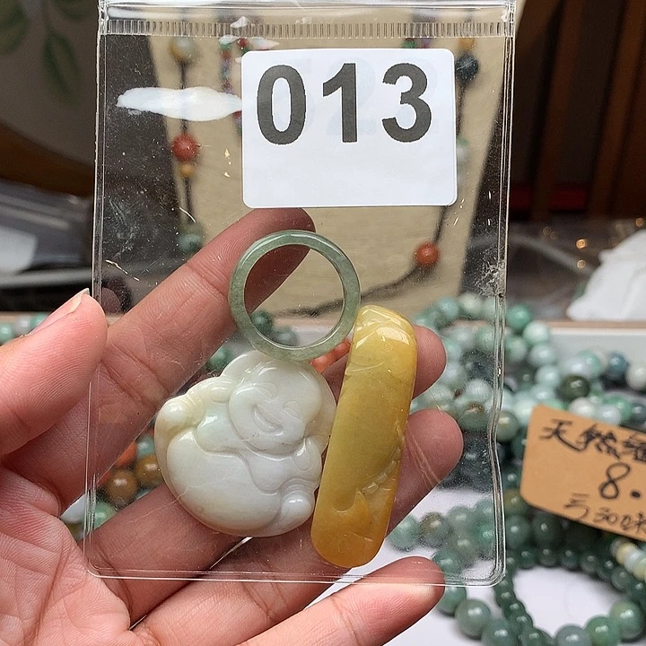 翡翠颈饰未镶嵌文翡翠