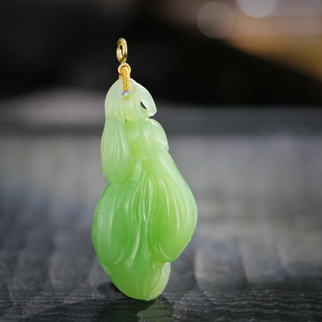 孤品 和田碧玉翠青精雕吊坠 18K金 H19138