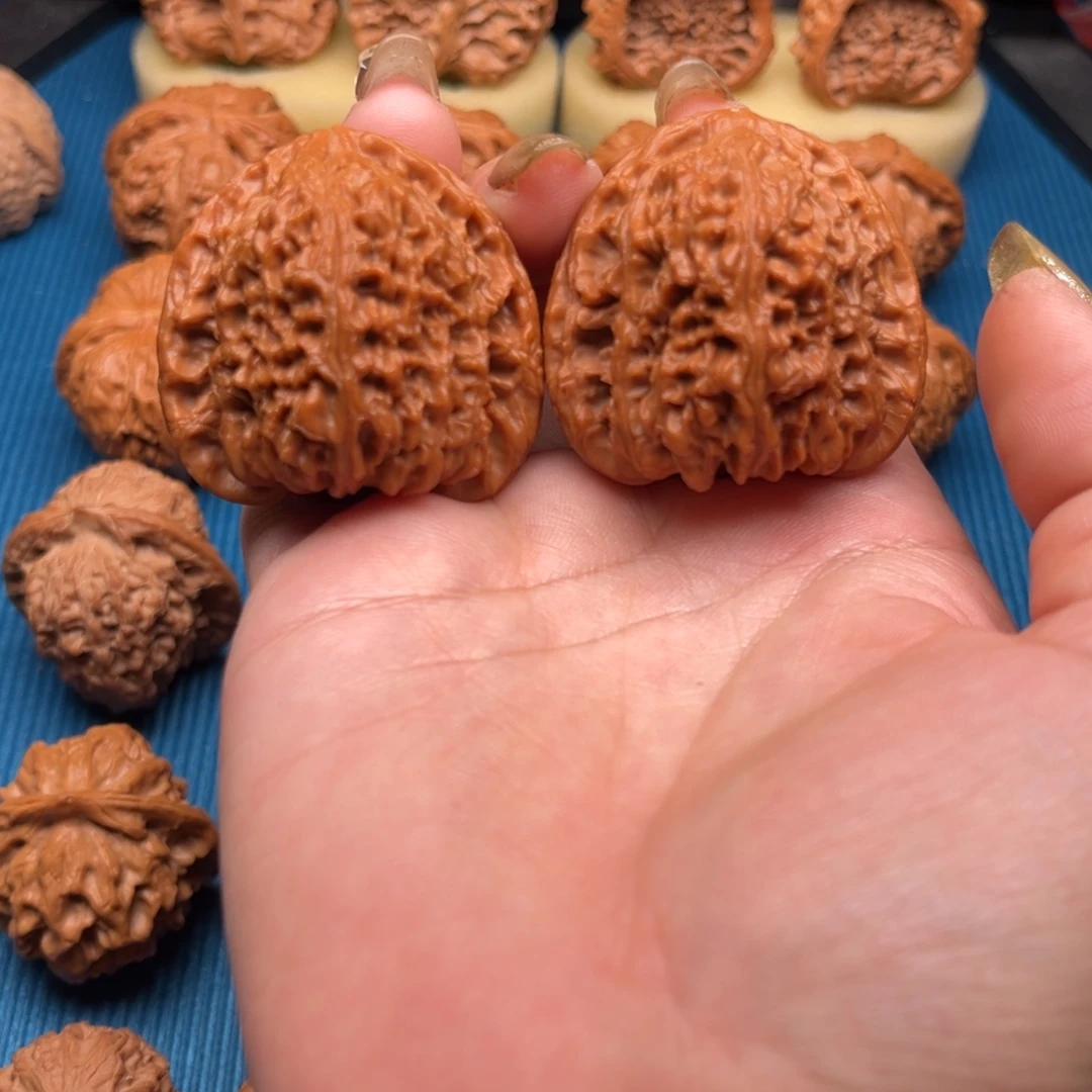 桃核吊坠43三角南疆石文玩核桃