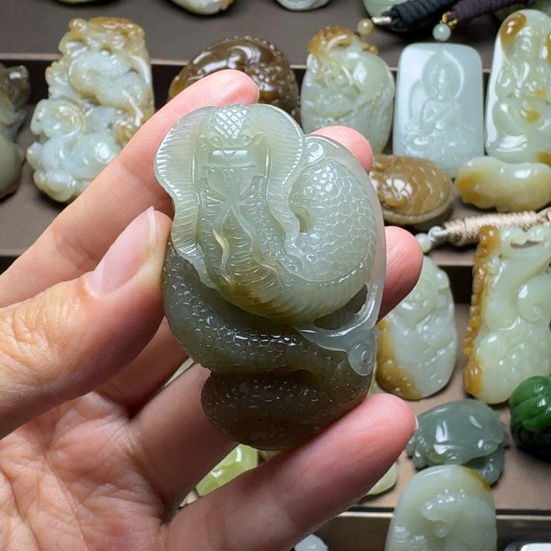 和田玉未镶嵌颈饰