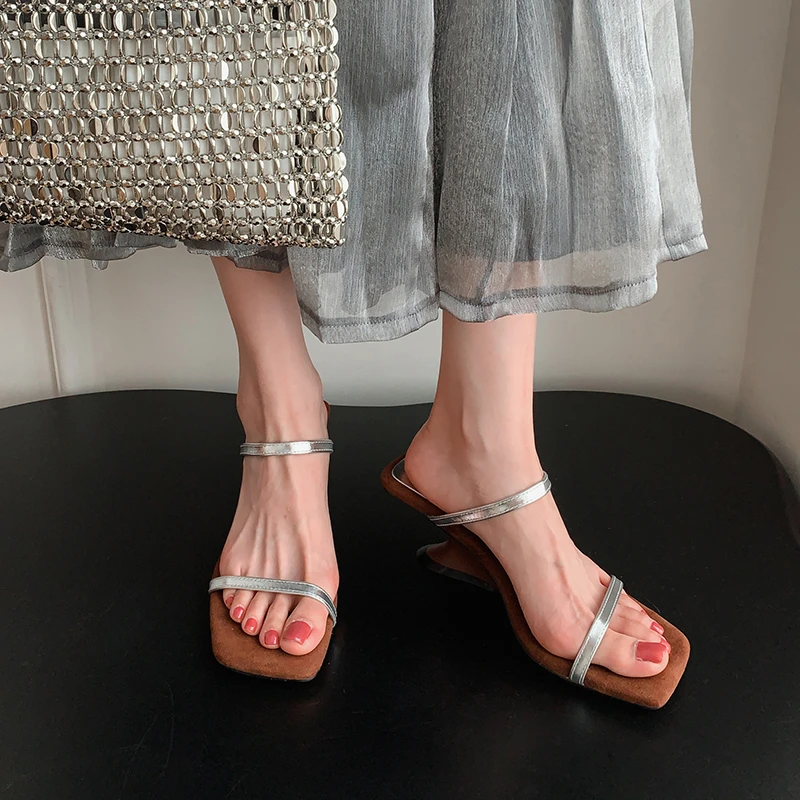 法式气质软底不累脚坡跟高跟鞋凉拖鞋露趾女凉鞋女款2025新款裙子