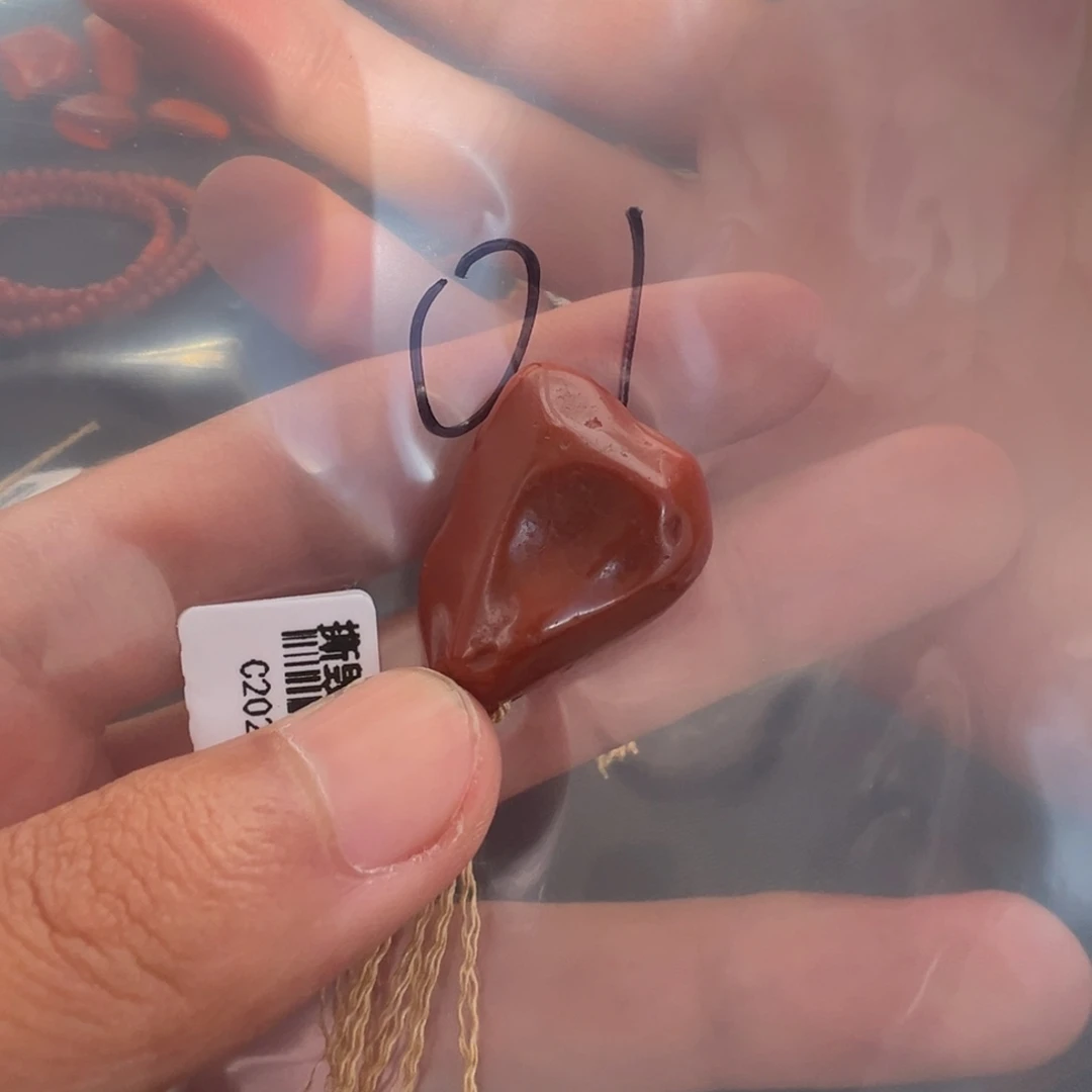 H***子南红玛瑙未镶嵌配饰01号南红随型吊坠