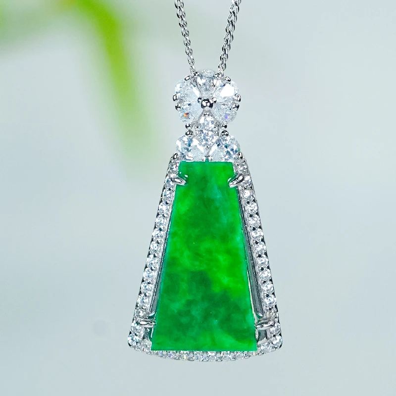 时尚百搭小众设计感银镶嵌天然辣阳绿翡翠A货无事牌单吊坠