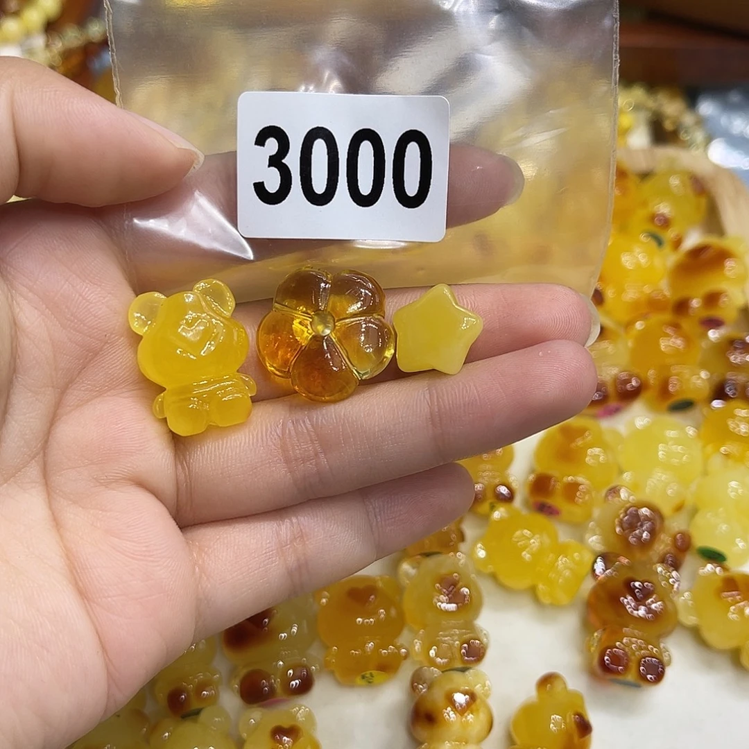 潇***晓琥珀未镶嵌珠宝奇石