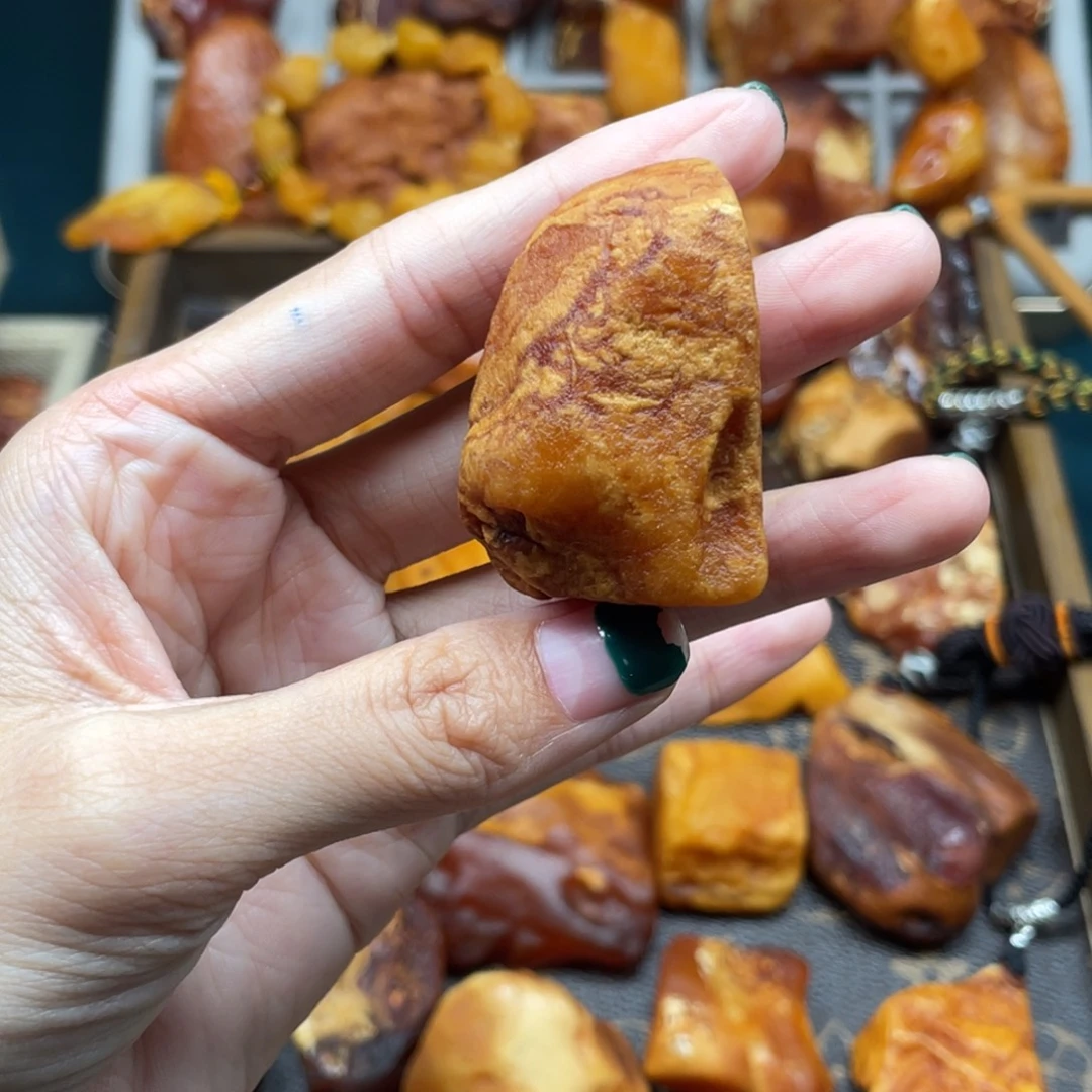 琥珀未镶嵌珠宝奇石