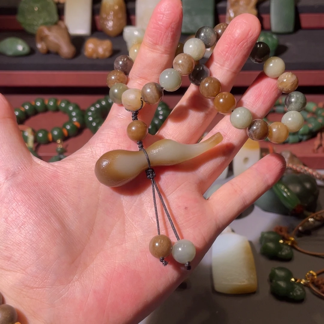 c****和田玉未镶嵌颈饰