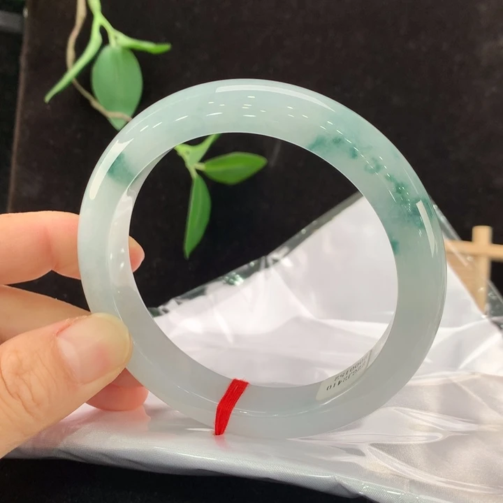 翡翠手镯未镶嵌64圈口0152