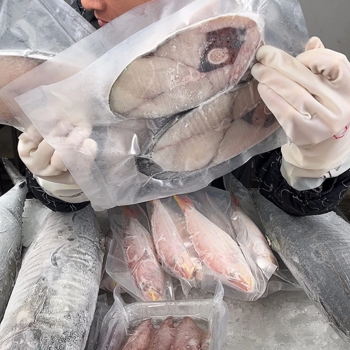 中国大陆马胶片 （约净重2.8-3斤）