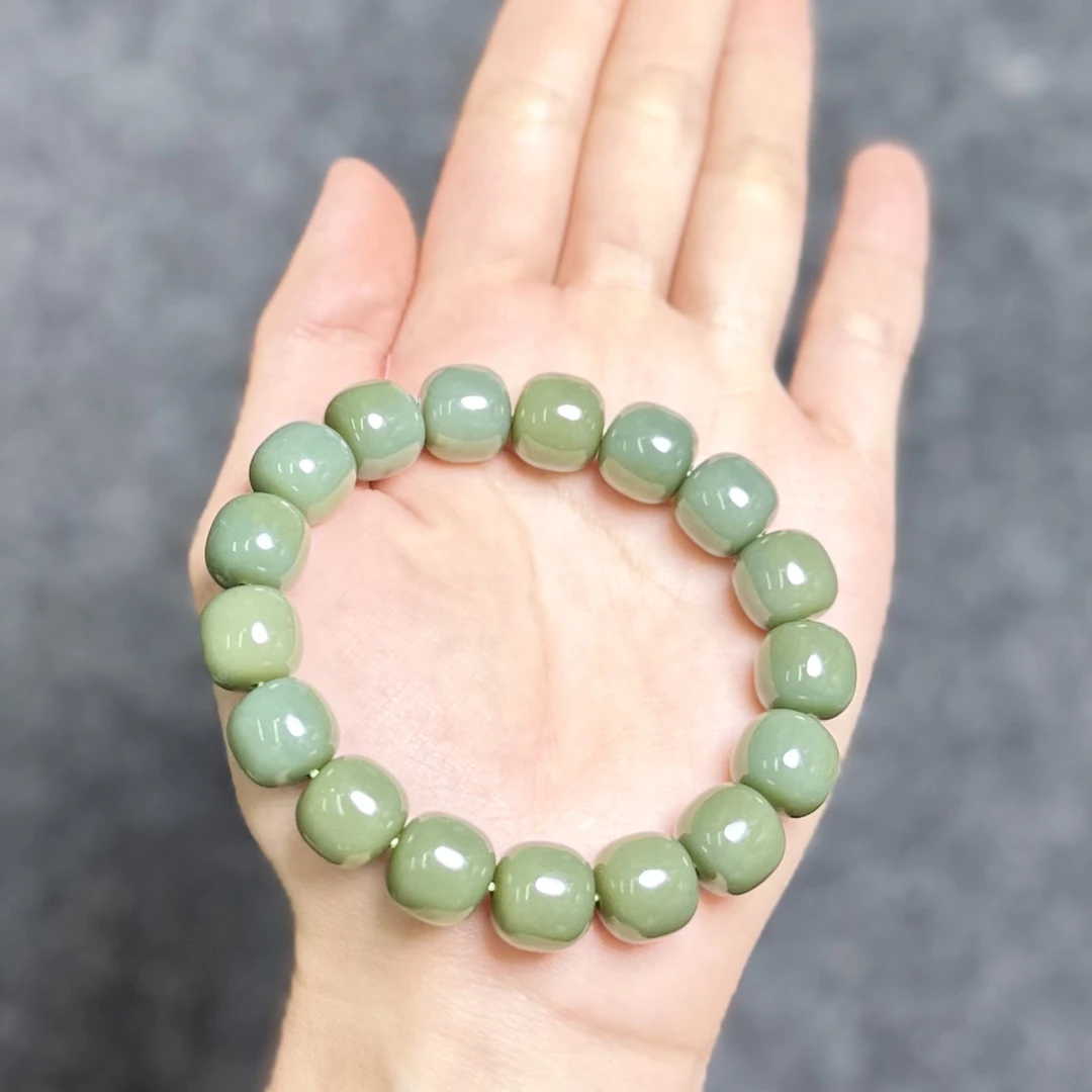 和田玉新疆沙枣青卡13mm俏色手串