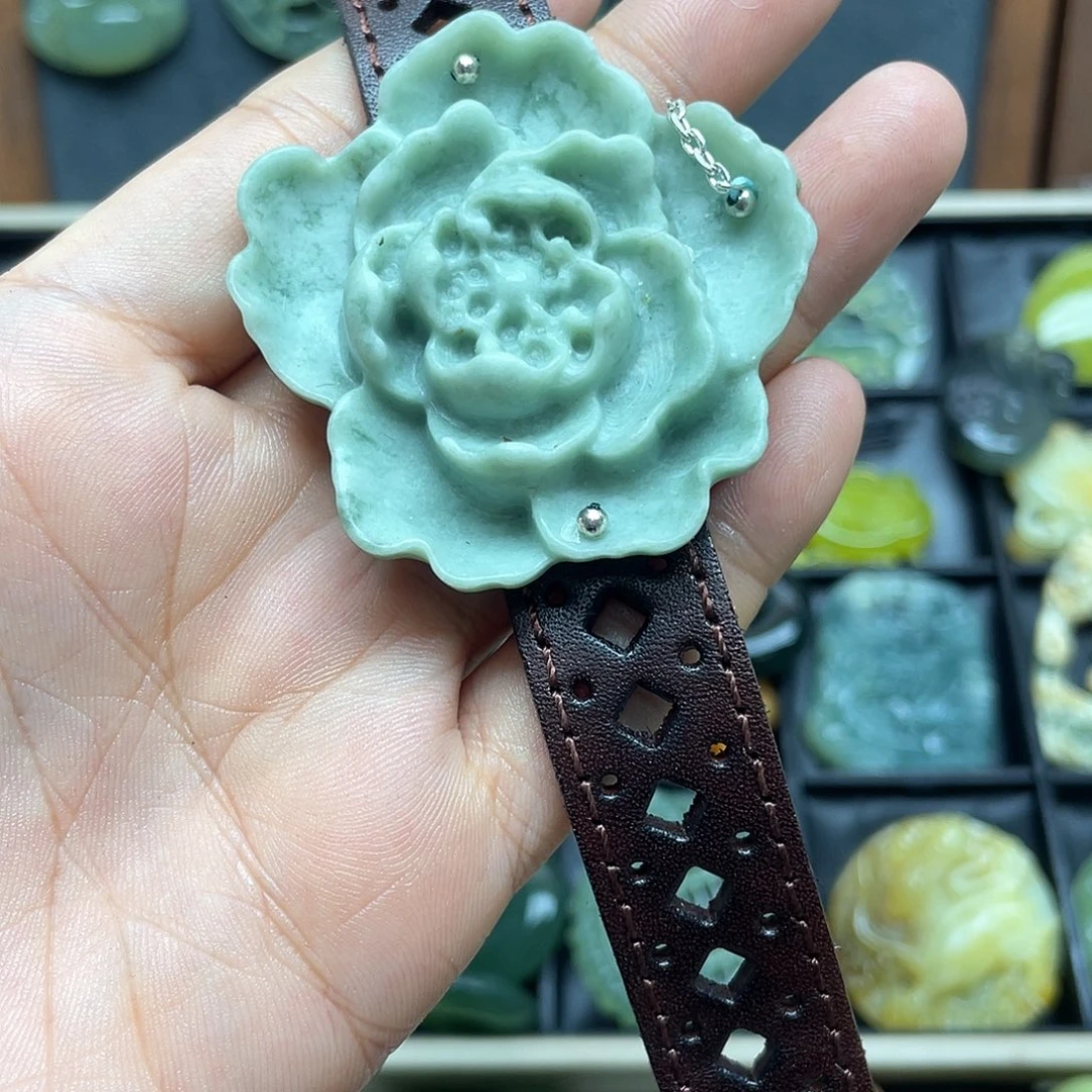 未镶嵌蛇纹石玉颈饰