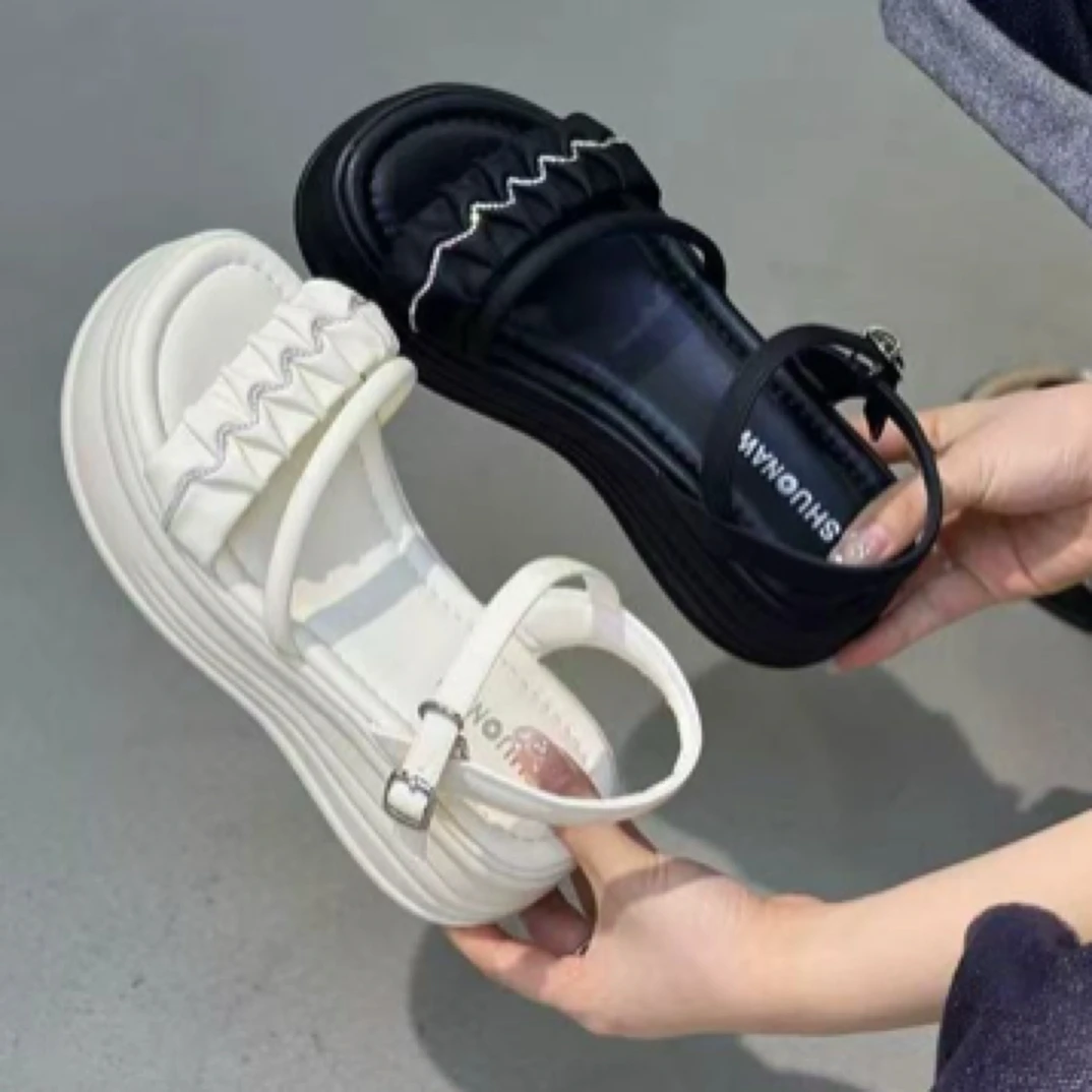 仙女风水钻一字带露趾凉鞋女2025夏季新款增高厚底轻便沙滩罗马鞋