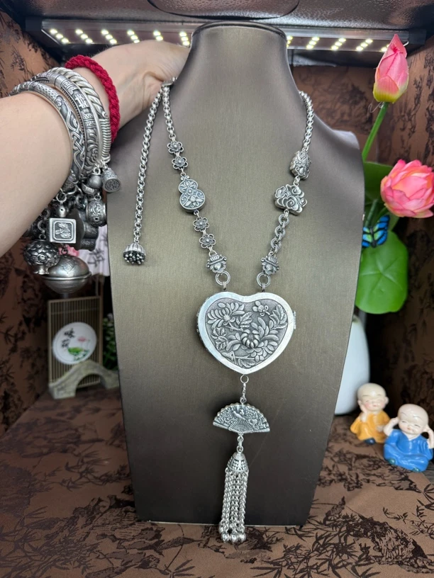 吊坠足银 小郑家纯银手工錾刻实心锁片