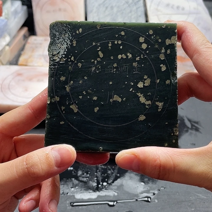 石英质玉未镶嵌手镯定制