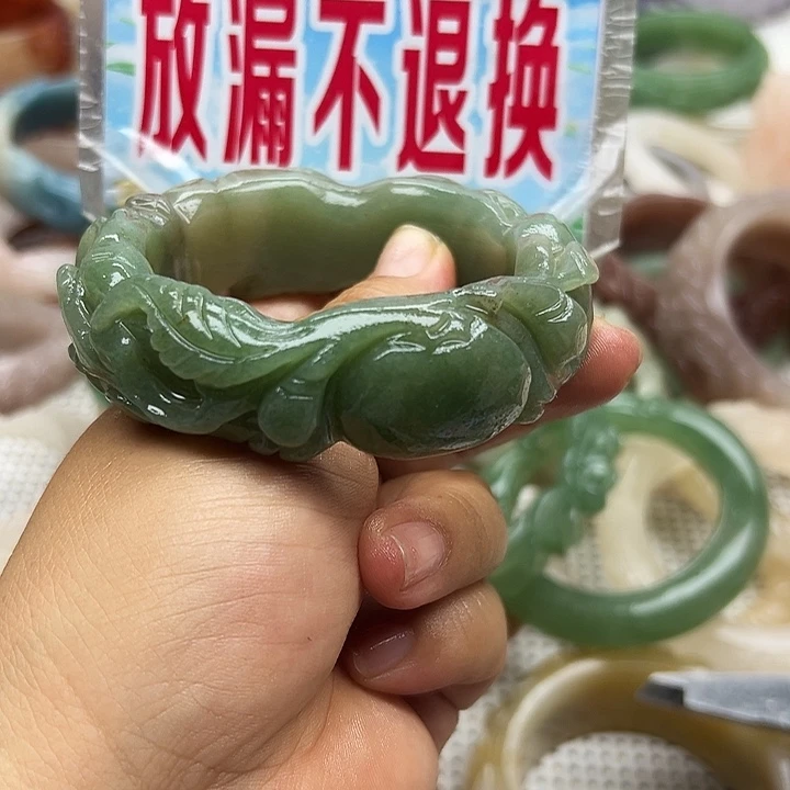 未镶嵌手镯石英岩玉闻**叶