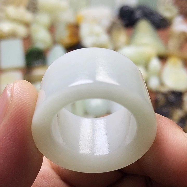 人***！和田玉未镶嵌挂件