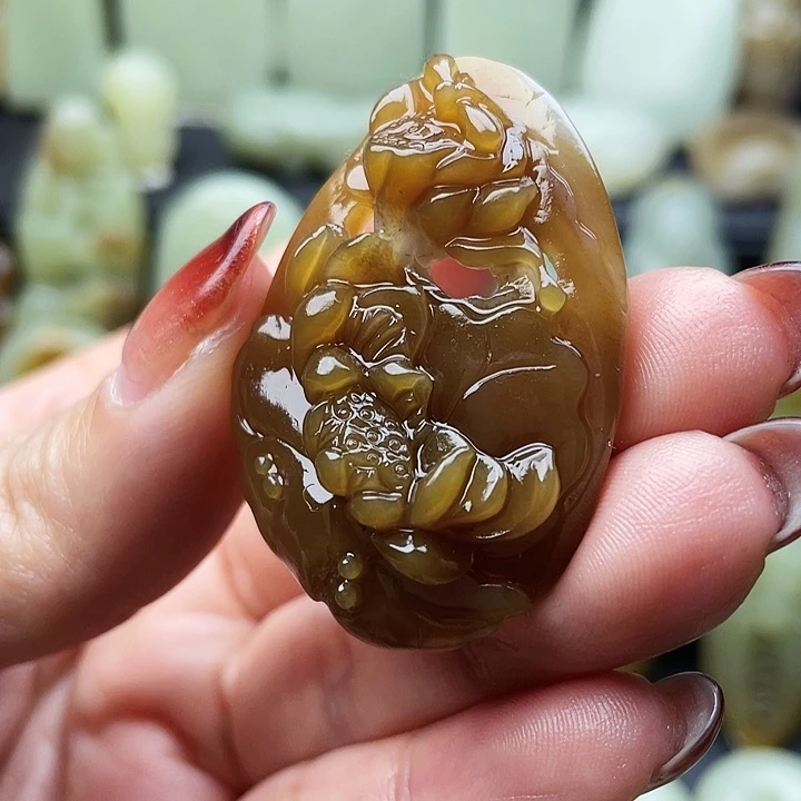 和田玉（糖玉）未镶嵌颈饰