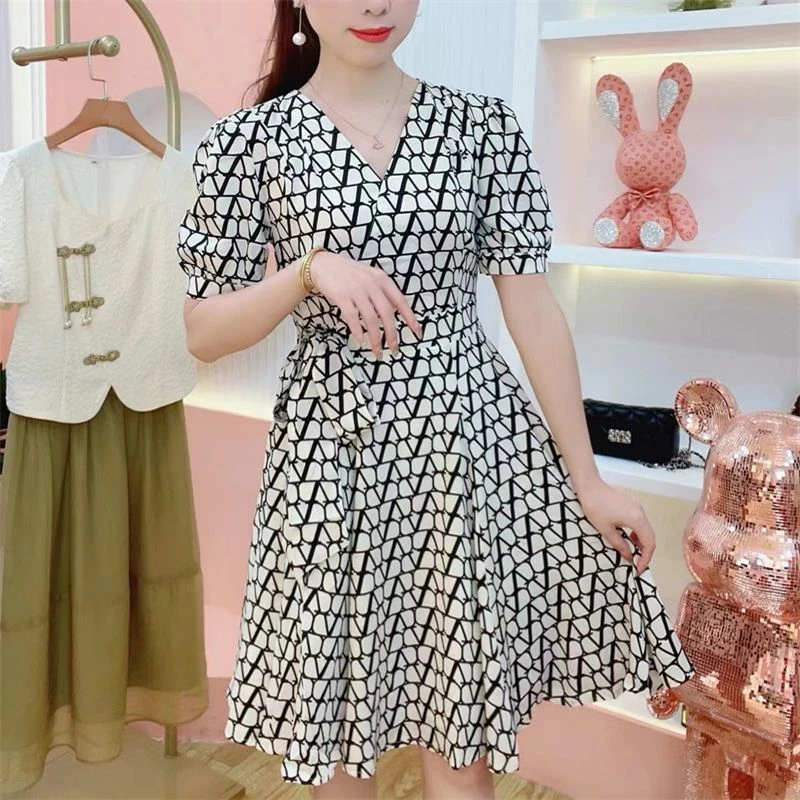 西藏新疆包邮连衣裙中长款2023新款洋气V领气质绑带收腰超仙甜美