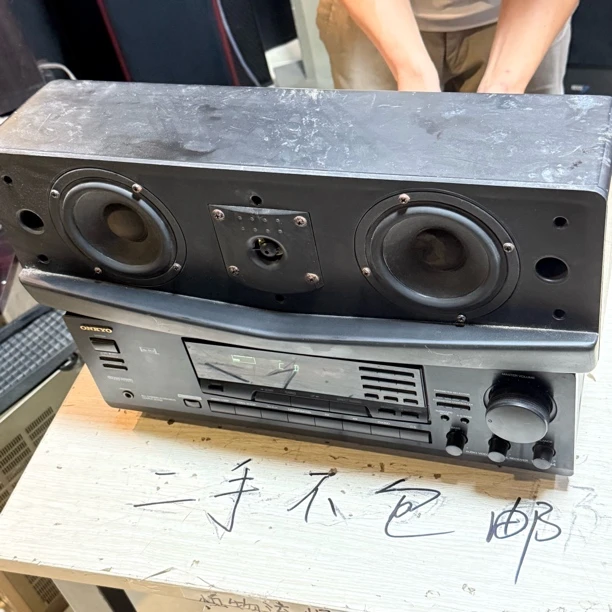 8新  8新 二手飞利浦中置 一只 微瑕 正常使用 运费自理 不包退换