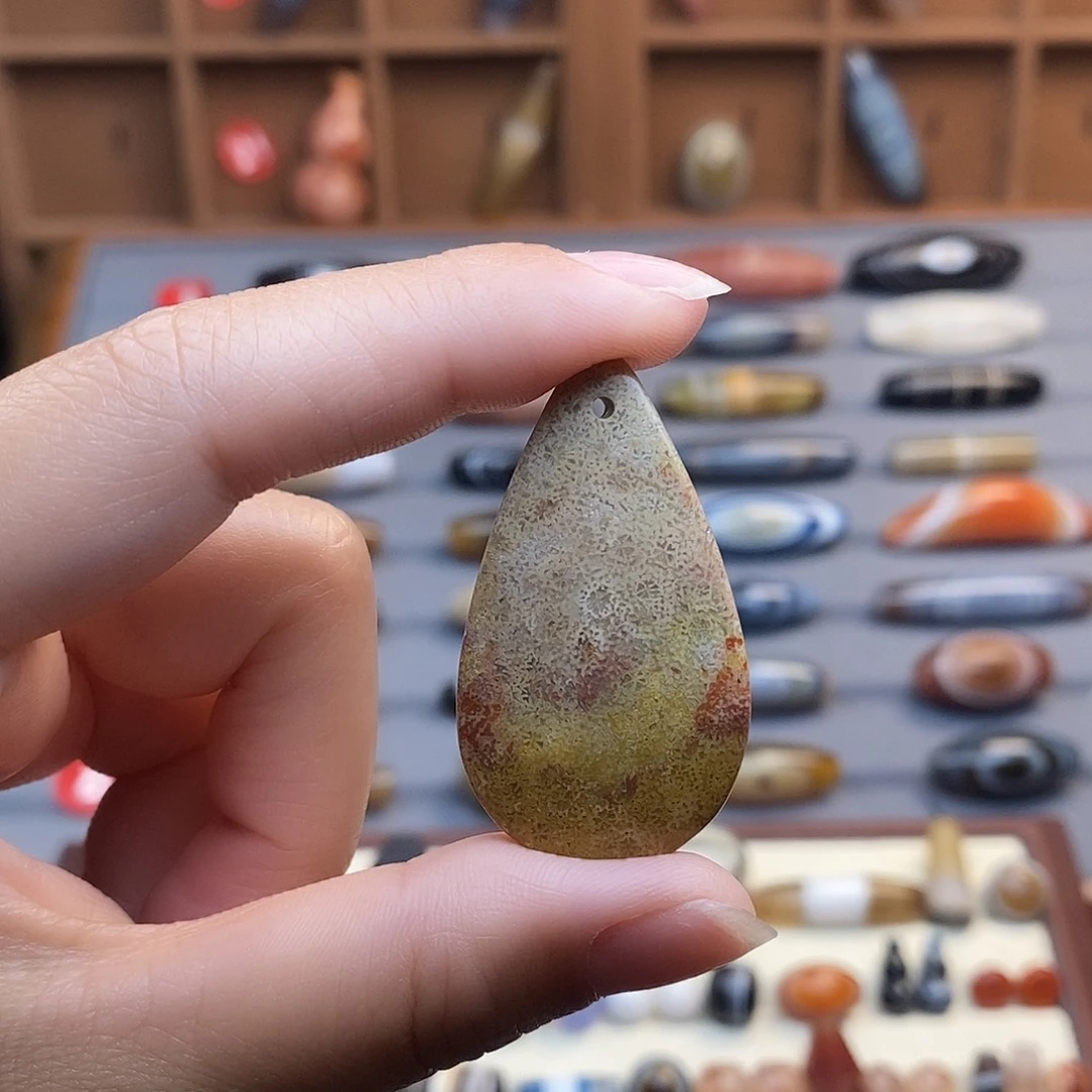 玛瑙/玉髓颈饰未镶嵌