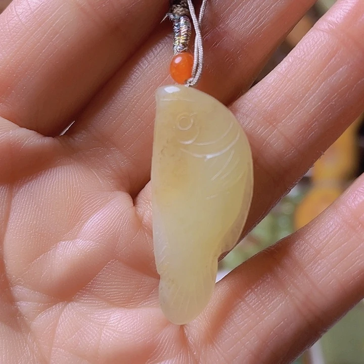 未镶嵌岫岩河磨玉（透闪石质玉）挂件