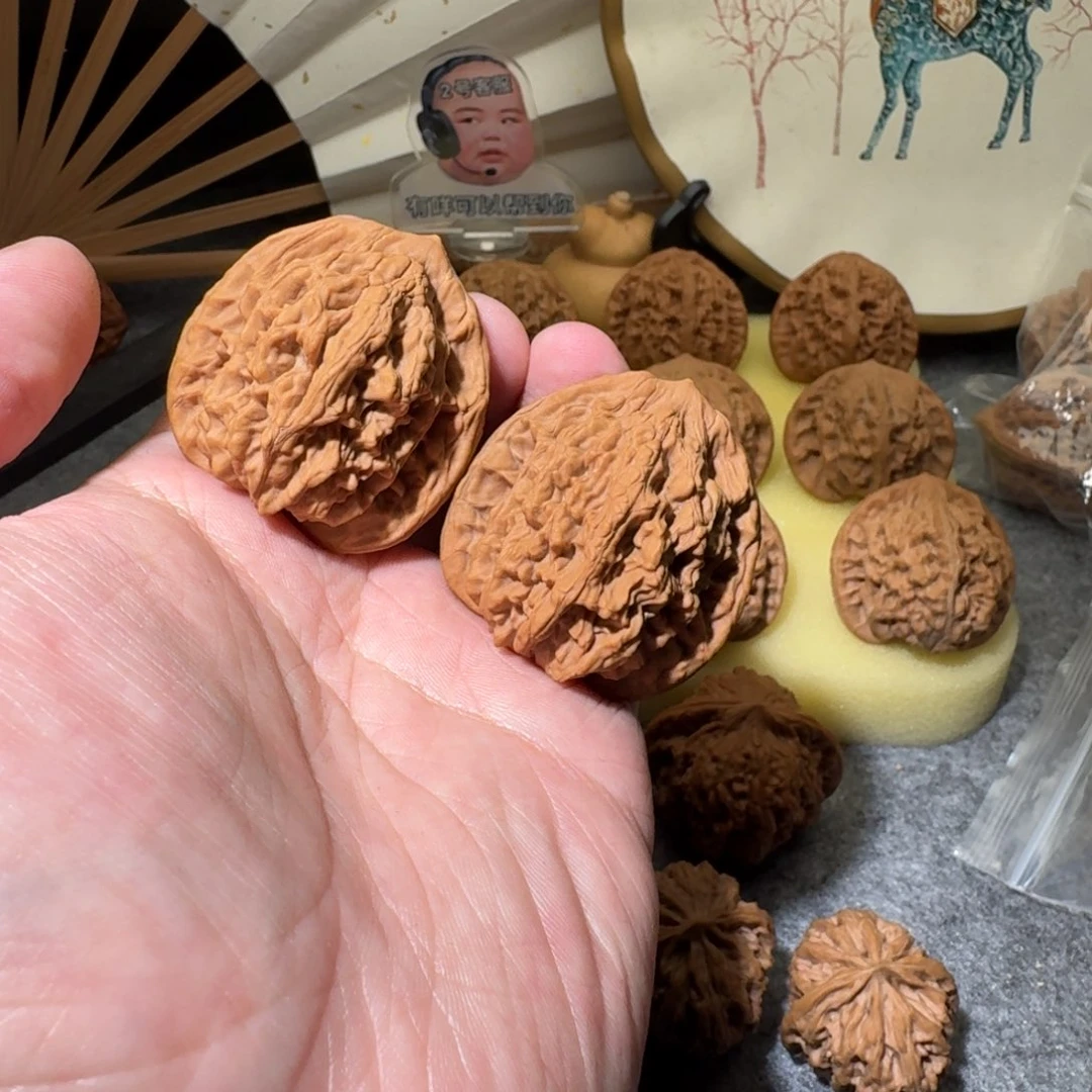 文玩核桃吊坠42虎头