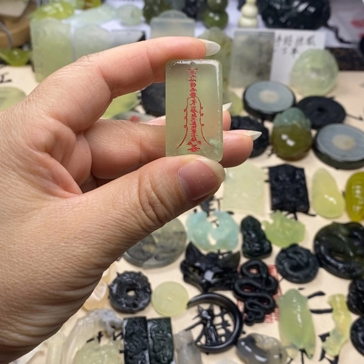 蛇纹石玉合金颈饰