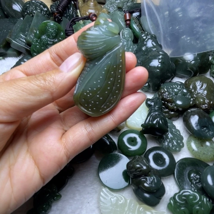 和田玉未镶嵌项圈