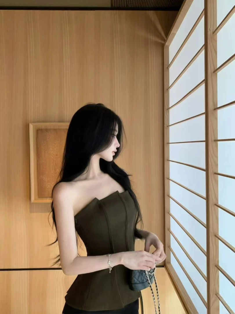 抹胸不规则修身背心2025秋冬季压褶收腰内搭裹胸上衣配黑色短裤