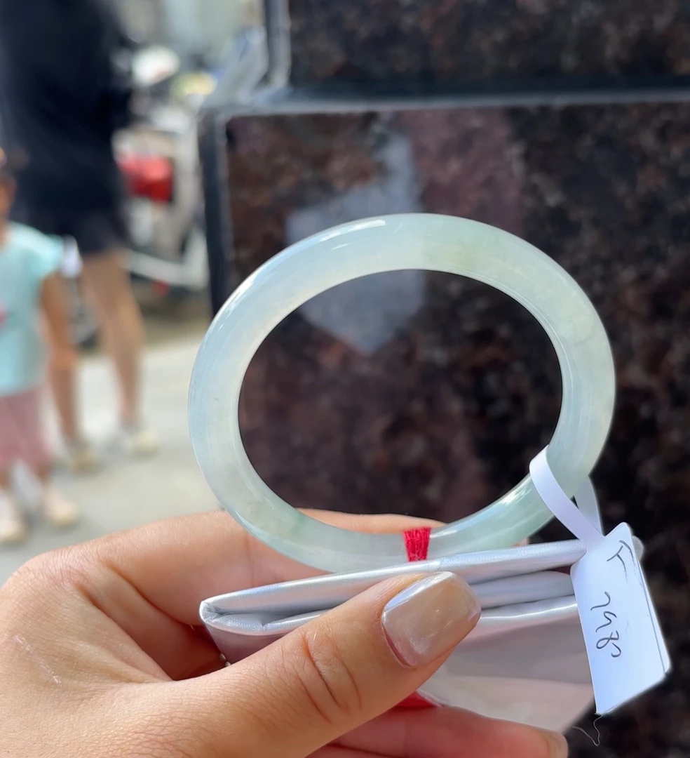 F（上新）五十五圈高货瑕疵翡翠a货手镯