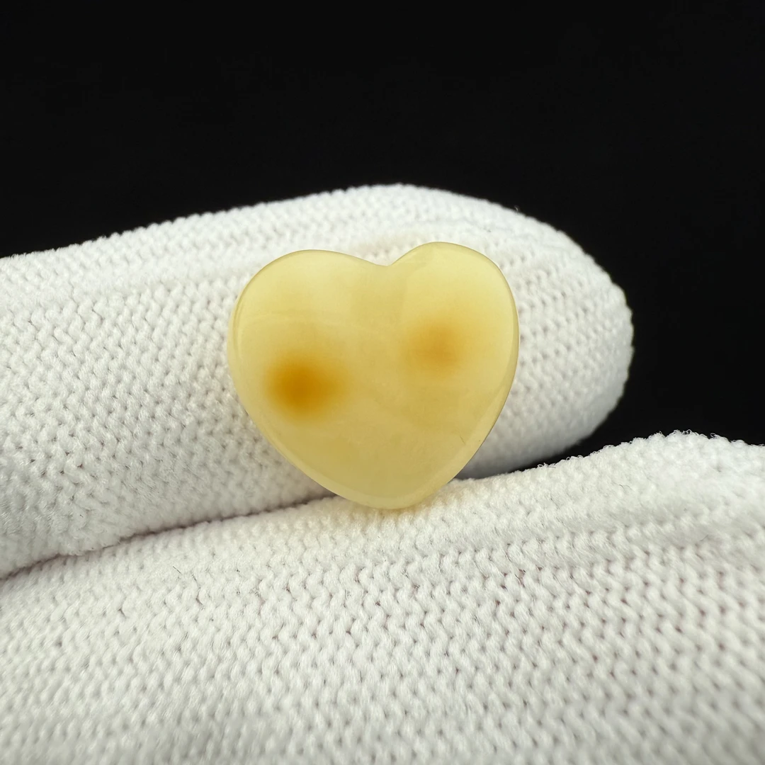 J2251天然原矿俄料蜜蜡爱心14*13*5mm支持复检