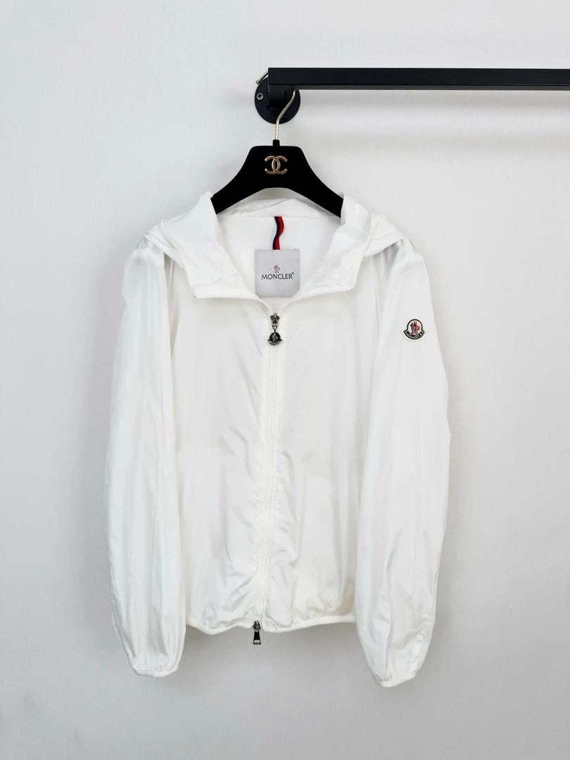 99新 MONCLER Moncler蒙口2码 专柜6000左右购胸围102 衣长62