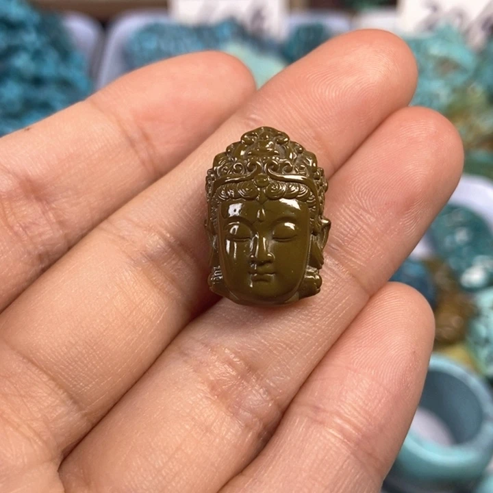 绿松石未镶嵌颈饰